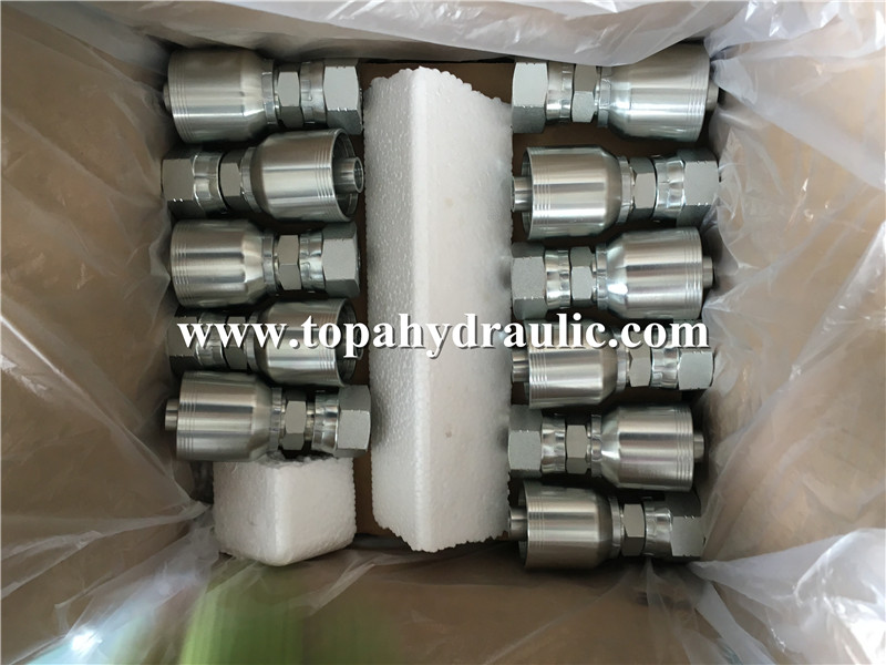 Equal bolt tensioner hydraulic pipe connectors